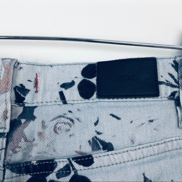 BDG Gray floral cut off shorts size 29 - Picture 5 of 6